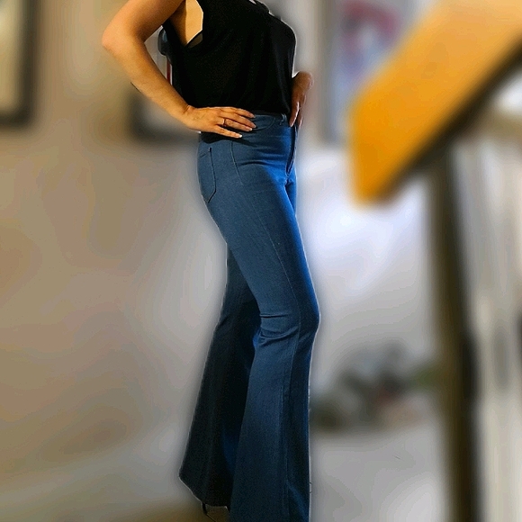 🦇2/$15-Vibrant jeans - Picture 1 of 16